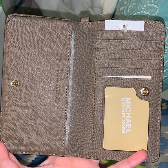 Wristlet - Picture 4 of 6